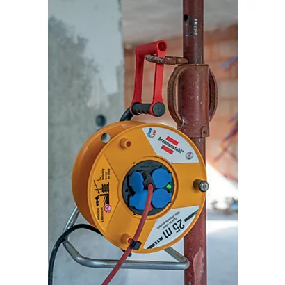 Enrouleur De Câble Professionnel Pour Milieu Humide 25 M, 4 Prises, IP44 25m H07RN-F 3G 1,5 Mm² Brennenstuhl 2 Enrouleur De Câble Professionnel Pour Milieu Humide 25 M, 4 Prises, IP44 25m H07RN-F 3G 1,5 Mm² Brennenstuhl – Image 2