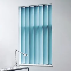 Store à Bandes Verticales Sur Mesure, Lames Largeur 127 Mm En Polyester Occultant Coloris Bleu