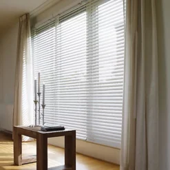 Store Vénitien Sur Mesure Lames Aluminium Larg 25 Mm Coloris Blanc